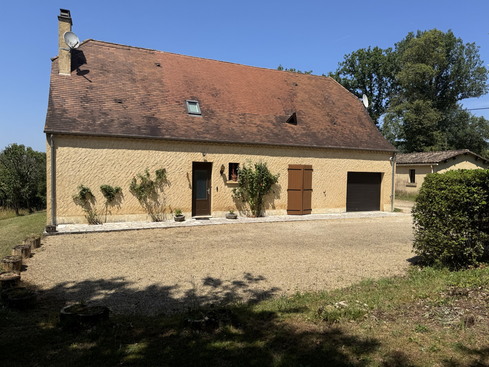 - VIAGER - Maison avec piscine, 8500 m2 de terrain à Cénac et St julien